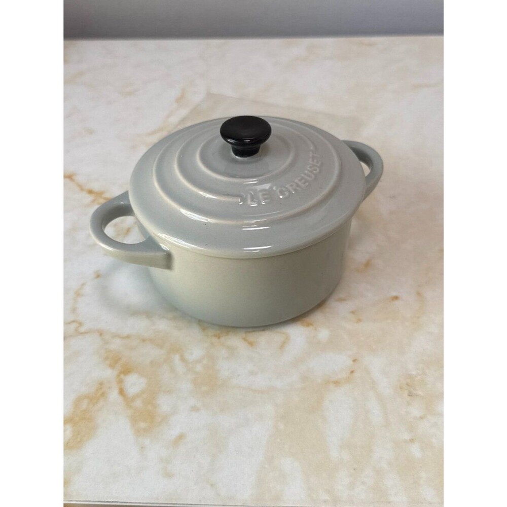 Brand New Rare Le Creuset Pistache 10cm Mini Round Cocotte Stoneware Retired